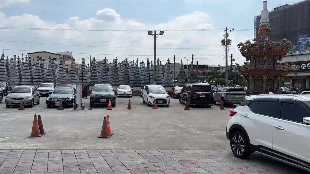 祭拜前議長忘了鎖車門! 車內30萬現金不翼而飛