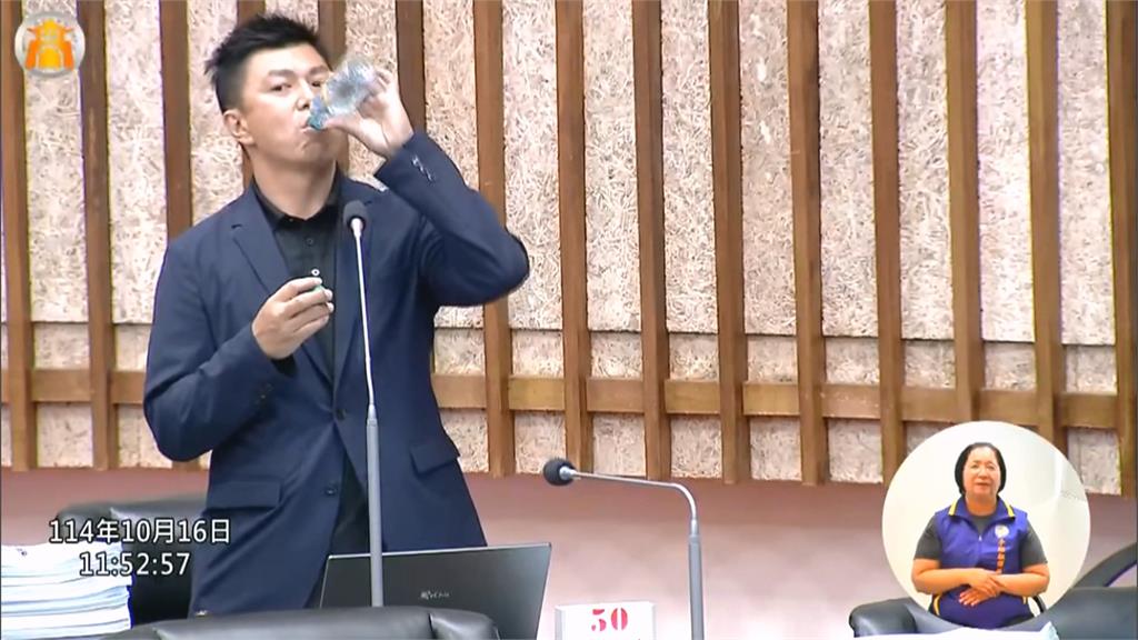 質詢忙接市長電話!高雄消防局長挨轟 陳其邁揭通話內容