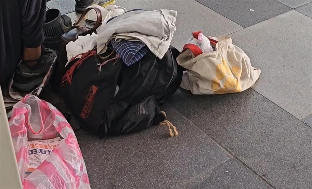 基隆車站遭街友霸占 打架睡覺騎車亂象叢生