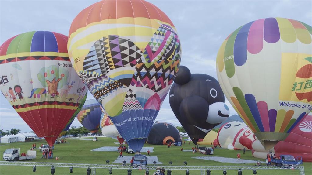 台東熱氣球嘉年華開跑　1萬8千名遊客湧入！