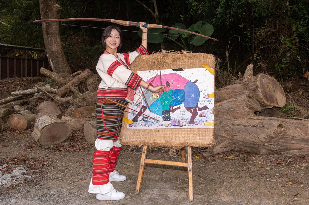 啦啦隊(圖多)／球芽攜手安芝儇走進偏鄉以「舞」會友！網大讚：人美心善仙女下凡