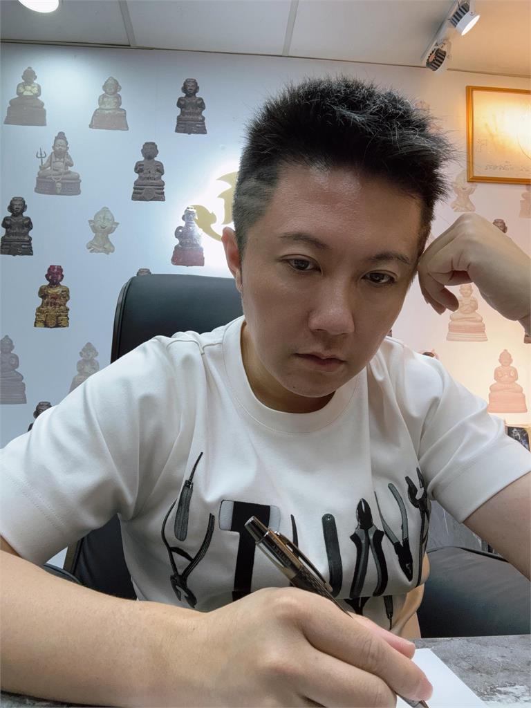 賓賓哥頻陷爭議「佛牌被退貨700萬」！宣布暫停直播「27條官司進度曝」