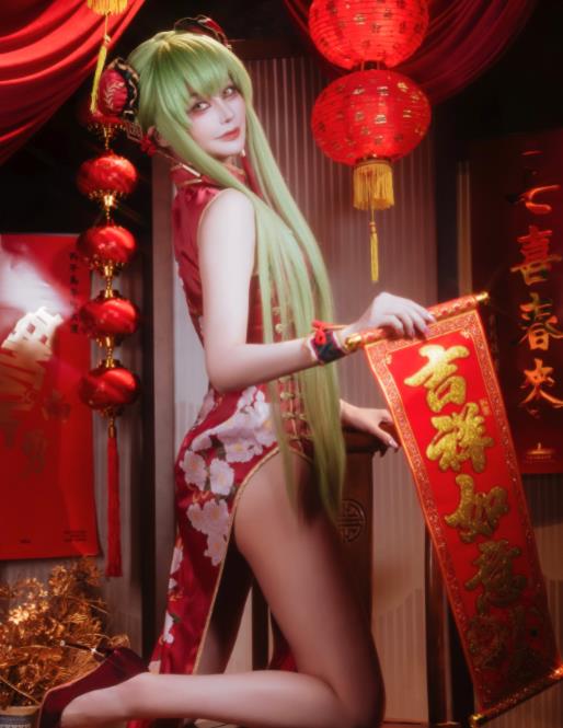 賴品妤「超夢幻高叉旗袍裝」尺度猛升級!真實體態網暈爛:羨慕曾玟學