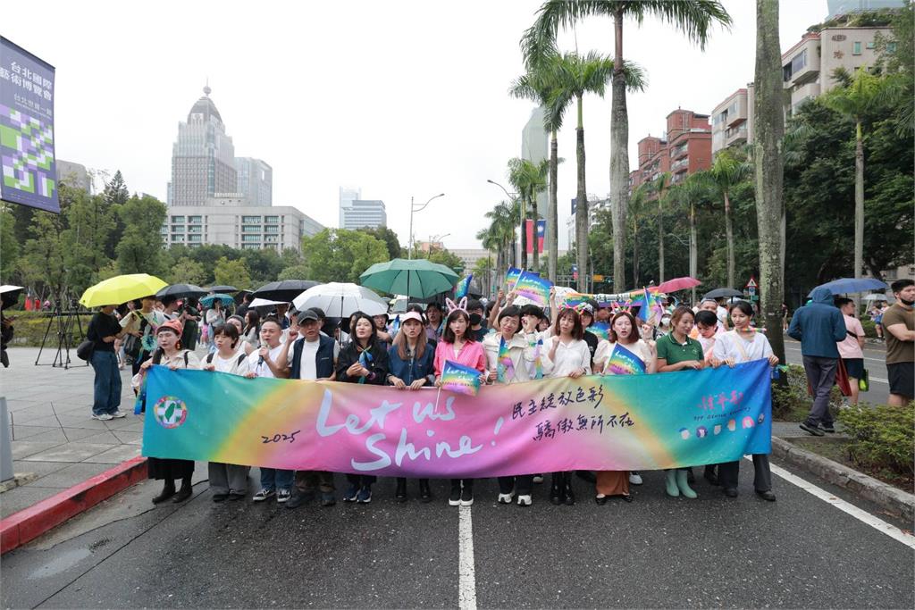 快新聞/民主挺同志! 民進黨上街力證「性別平權第一品牌」