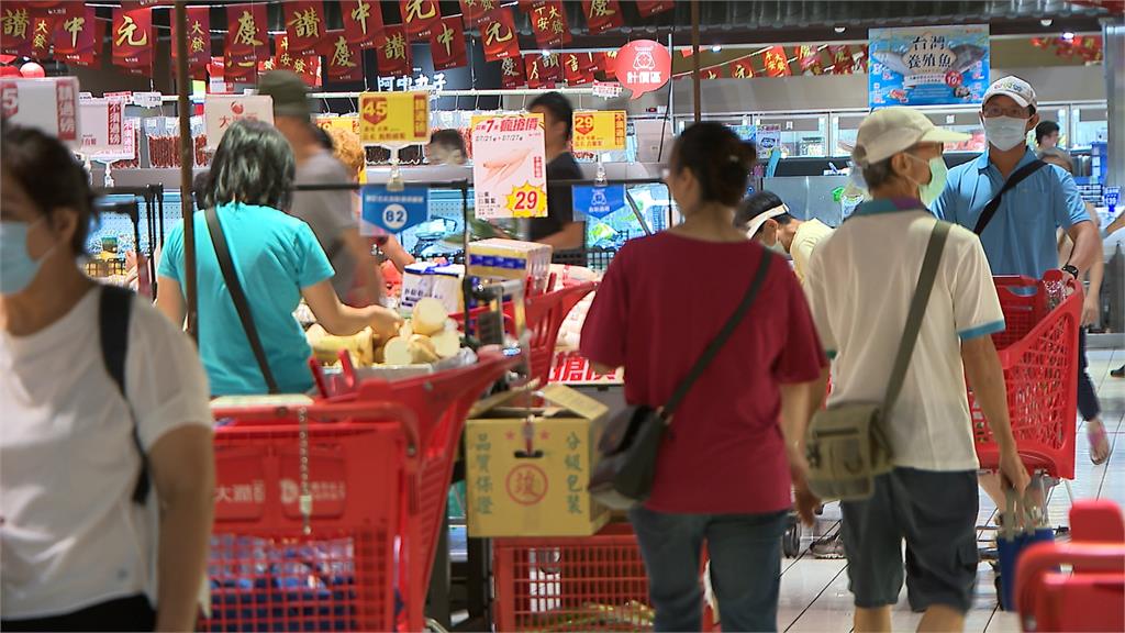 颱風要來了！賣場備貨增3倍　超商祭「防颱折扣」這些商品有優惠