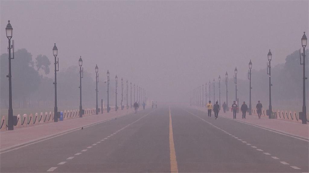 連五天霧霾籠罩　新德里空氣品質達「人體有害」