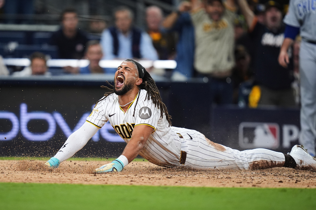 MLB季後賽(影)／小熊慘被打爆！教士3轟狂炸　金恩前6局無安打神壓制