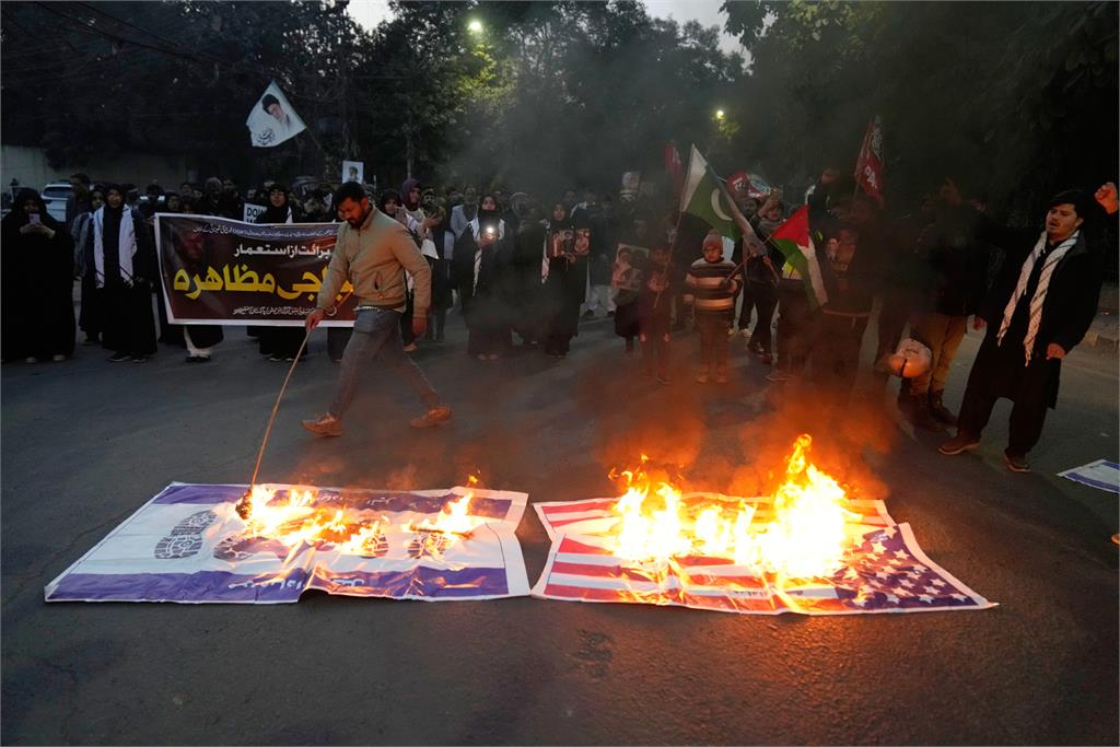 一眼看新聞／伊朗爆發「40年來最嚴重示威」全面失控！背後4大導火線一次看