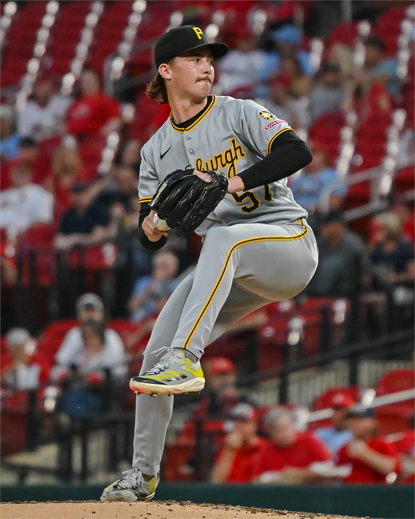 MLB(影)/22歲的他完成只有5個人做到的事!錢德勒前2戰各投4局沒有空手而回