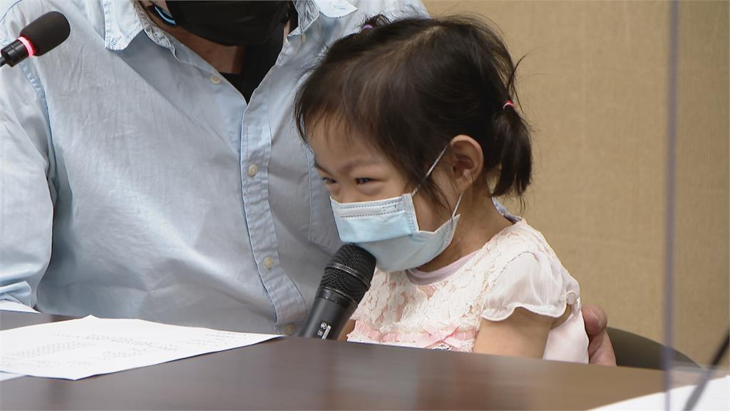 1歲男童捐雙腎救2小姊姊竟遭酸 父含淚揭真相