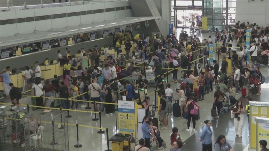 馬尼拉機場再度停電 航廈沒冷氣旅客生悶氣