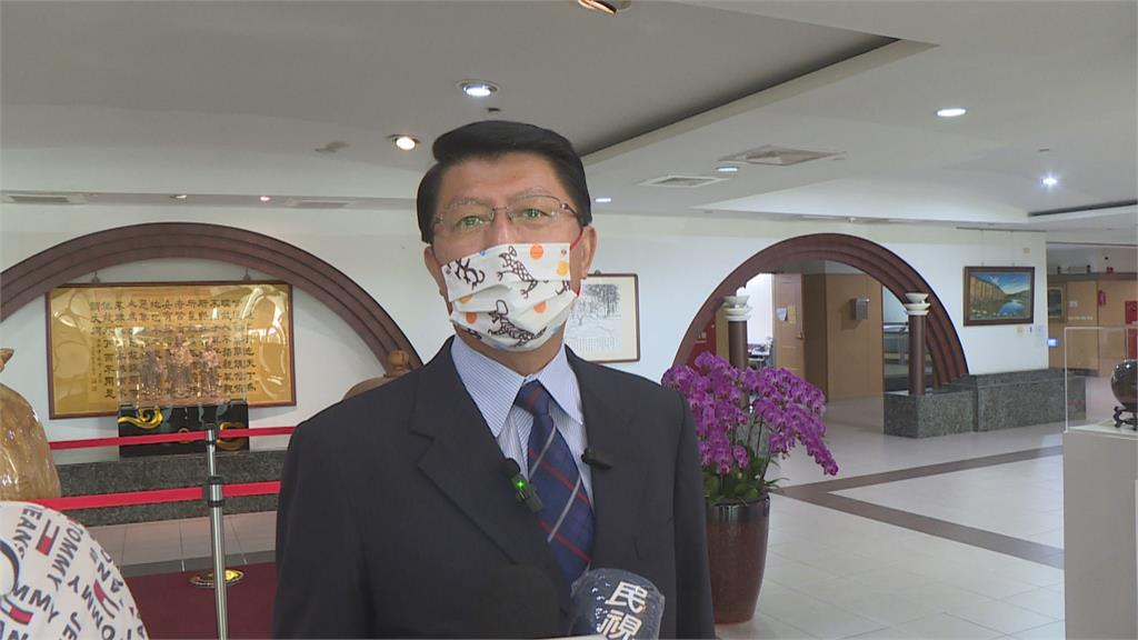 謝龍介質詢火力全開! 黃偉哲最新民調支持度逾8成穩中求勝