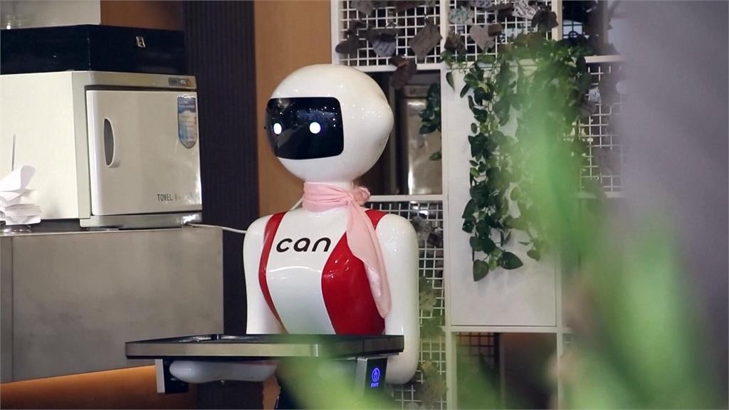 科威特餐廳送餐機器人上陣　解決人力問題！號稱創當地首例