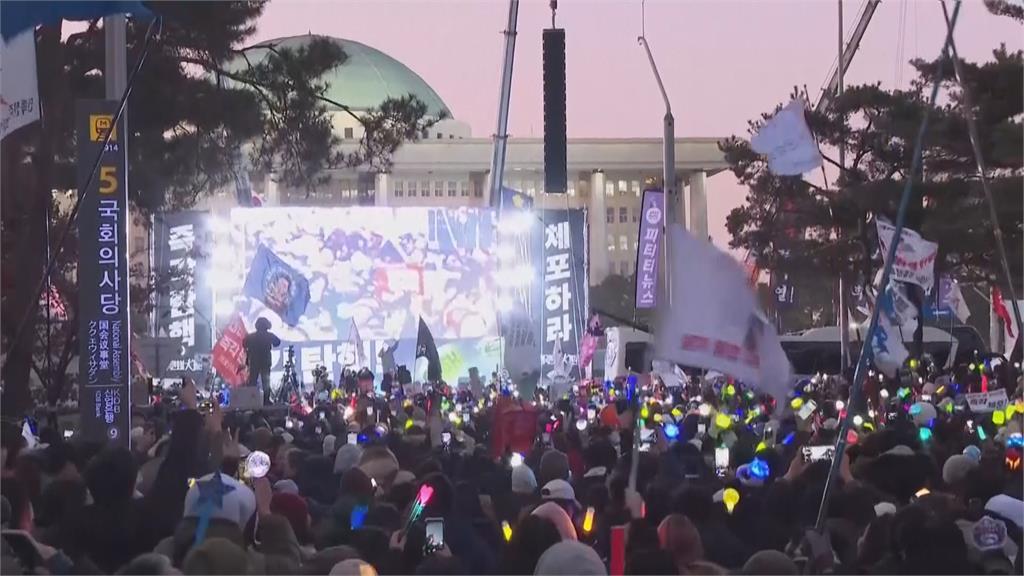 彈劾尹錫悅案終過關! 南韓民眾街頭嗨翻狂歡