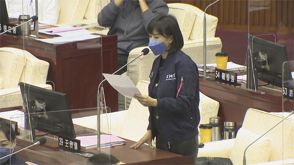 敬老金覆議甲動　國黨下令站著投票手機錄影