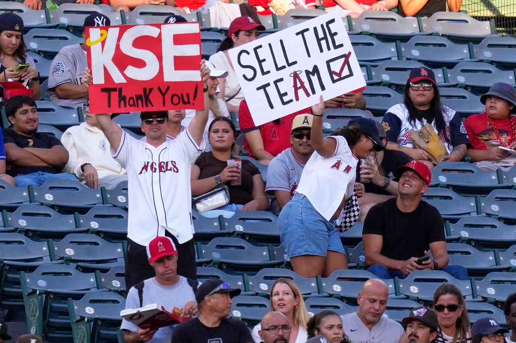MLB(影)／天使新老闆擁前超級盃冠軍公羊！老鷹死忠球迷「神鱒」決不戴他隊帽子