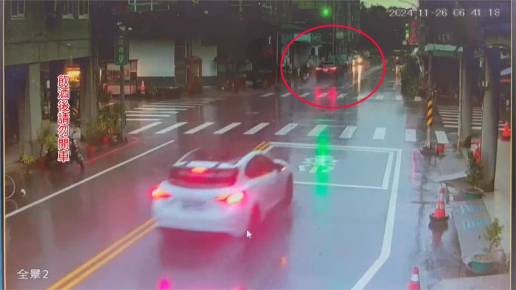 又是酒駕! 苗栗頭份男爛醉「一路逆向」撞護欄翻車
