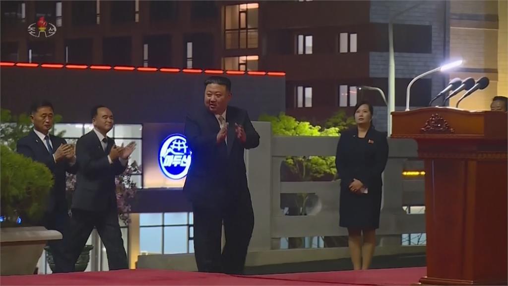 平壤和盛萬套住房項目竣工　金正恩出席剪綵盛況如閱兵大典