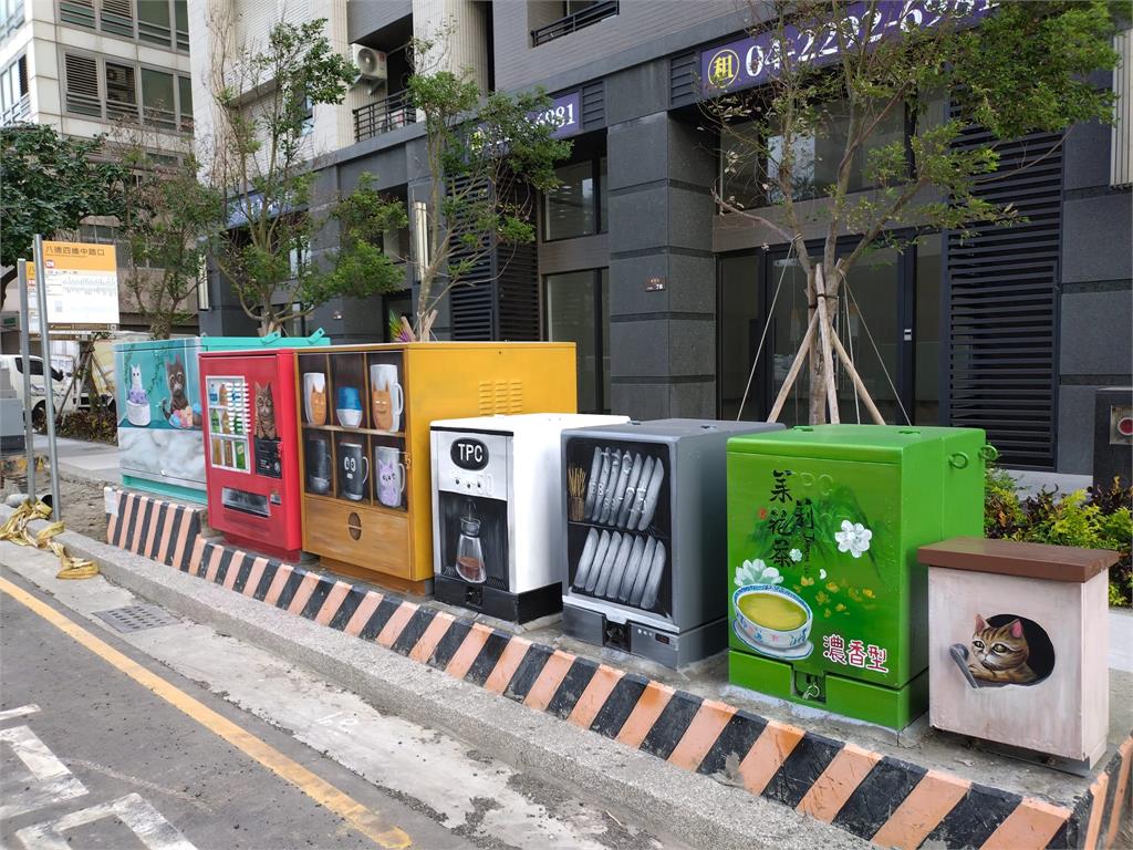 台中最新打卡聖地!變電箱大美化「逼真萌貓出沒」網嗨:想衝去拍照