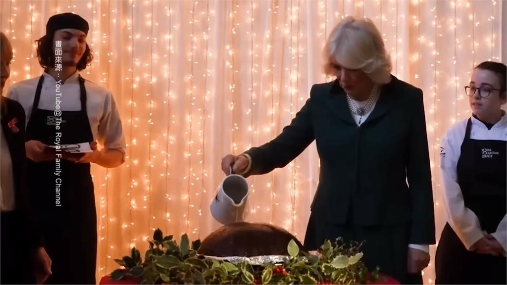 英王室慶耶誕！國王查爾斯發表談話　凱特王妃攜女兒溫馨彈琴