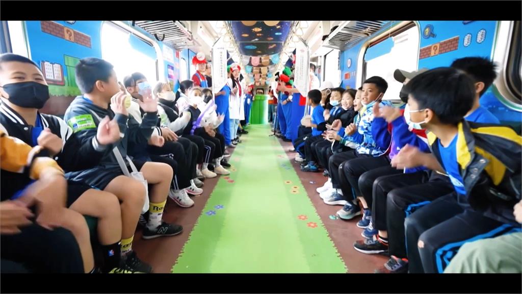 火車上做實驗!國科會「科普環島列車」 用母語、手語創意互動認識科學
