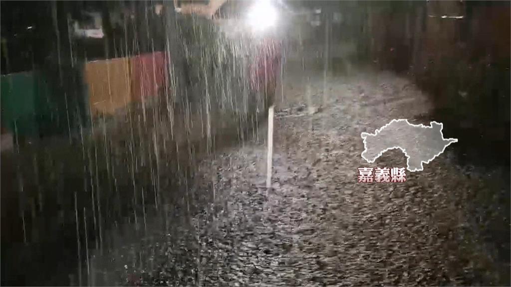 3小時降200毫米大雨各地傳災　嘉義市僅國立高中職停課挨轟