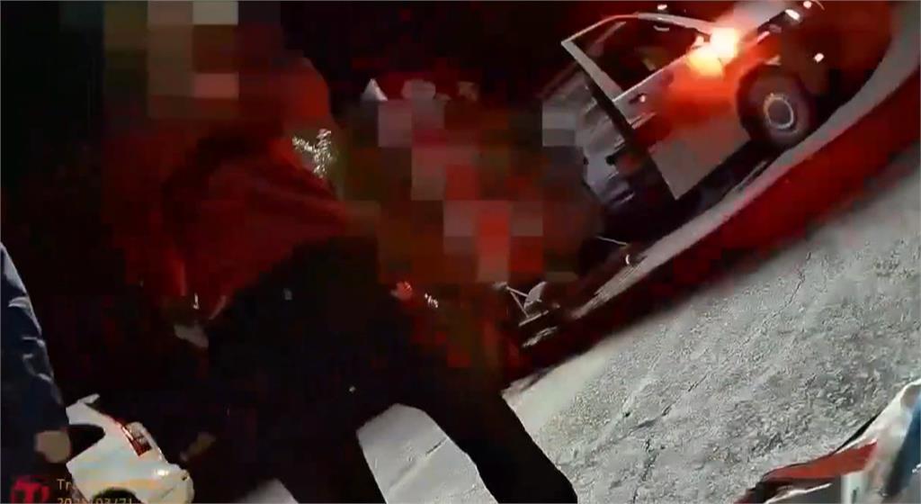 男酒醉吵輸人亮西瓜刀 3人衝上前搶刀全掛彩