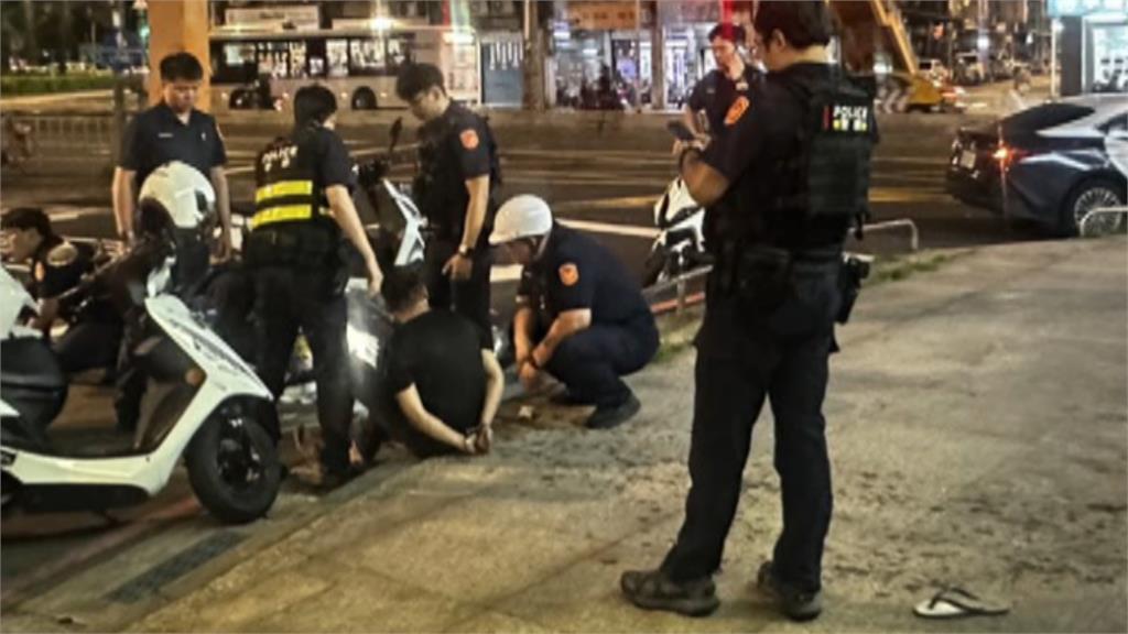 騎士拒檢撞警!兩警受傷... 唾液快篩陽性:無照毒駕上路