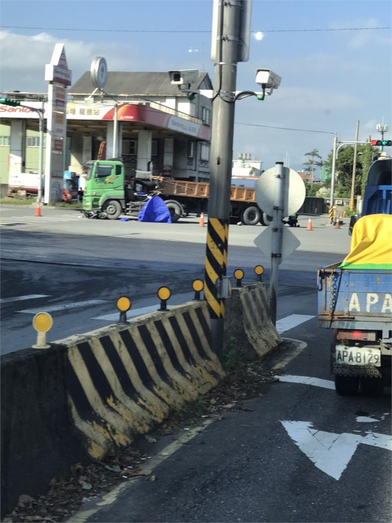 快新聞／宜蘭砂石車撞機車事故！　1人當場身亡、1人送醫後不治