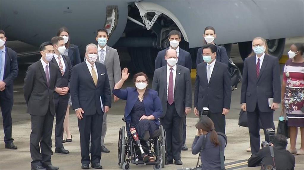 搭軍機抵台「必須瞞著南韓政府」美參議員達克沃絲談6月訪台內幕