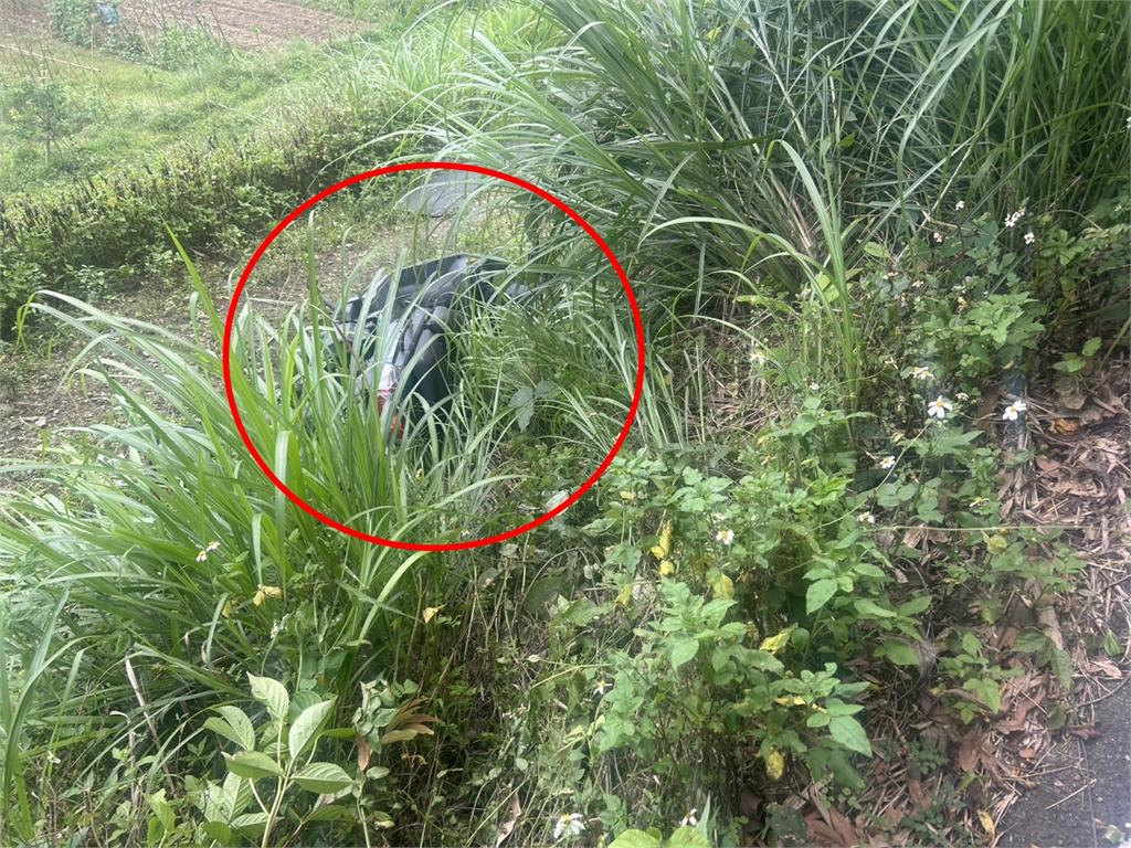 最新/三峽騎士突自摔3公尺邊坡 失去生命跡象搶救中