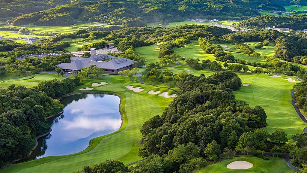 揮桿神戶名門球場 星宇航空高爾夫巡迴賽登場