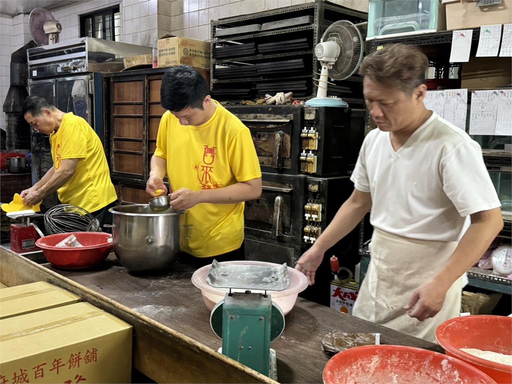 烏龜披薩不夠看!台南百年老店「烏龜蛋糕」飄香40年 擊退西式甜點