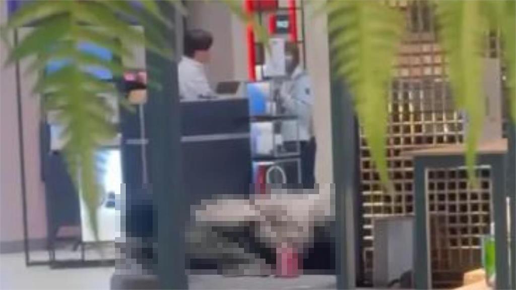 男女商場C位「開音樂會」太忘情!負距離接觸全被拍...警方出手了