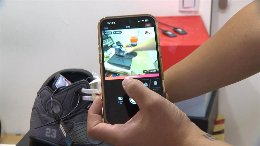 女攜3雙「名牌鞋」賣二手商店　老闆一眼識破是仿冒品