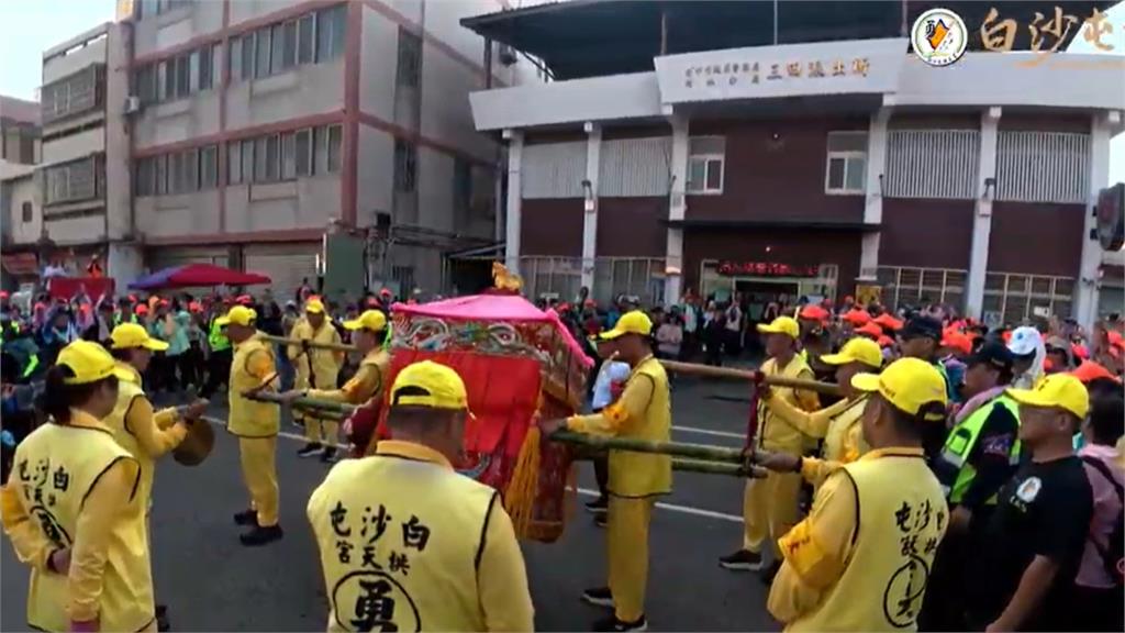 白沙屯媽祖現神蹟!賜罹癌夫「聖筊」 4個月後「癌細胞清零」妻激動告白