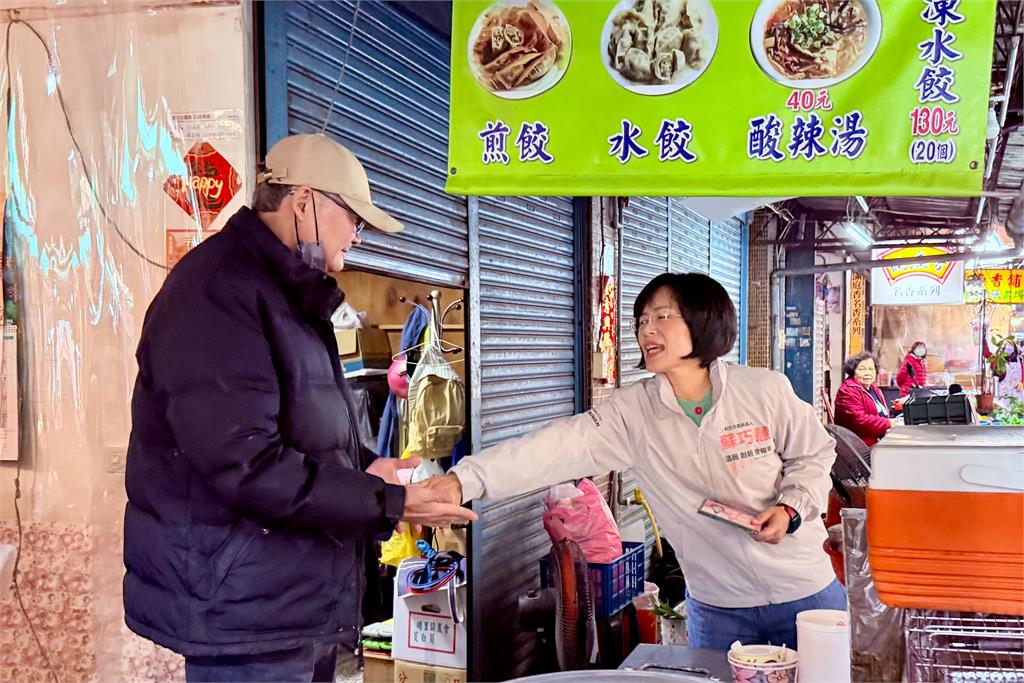 快新聞／不畏寒流！挺進「深藍」永安市場掃街　蘇巧慧曝奇襲策略