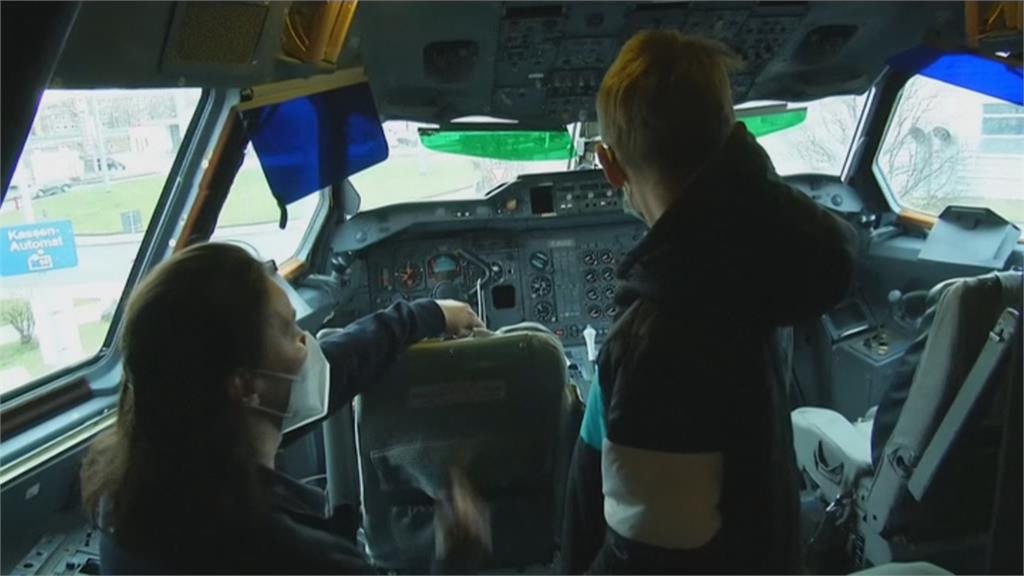 空巴A300客機成接種站　接種完還可參觀駕駛艙