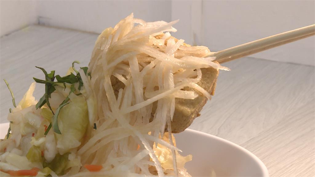 臭到崩潰! 住戶焦慮頭髮拔禿  臭豆腐名店被重罰58.8萬