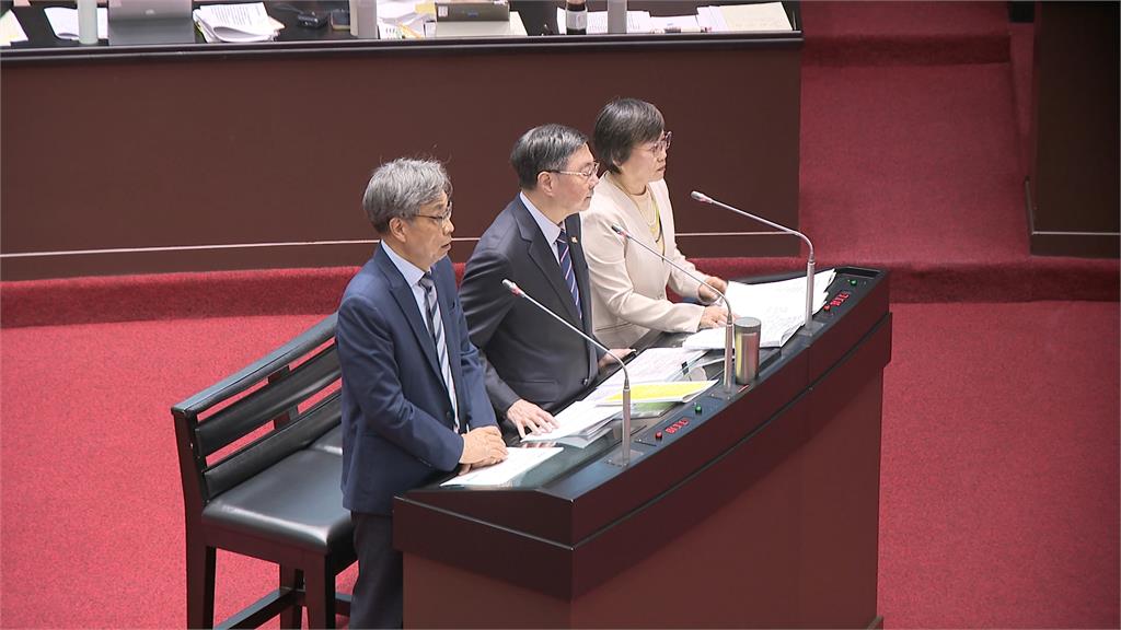 傅崐萁質詢拍桌狂甩鍋 卓揆怒:我們救命 只有你在救政治生命