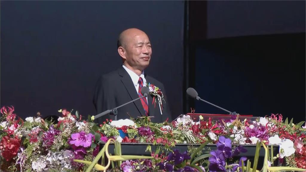 快新聞/國慶壓軸超震撼! 雷虎勇鷹高教機噴彩煙飛越總統府