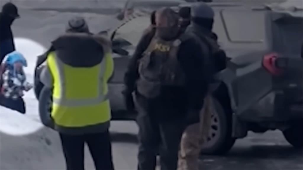 美ICE帶走5歲童爆爭議！　副總統范斯：難道要讓他冷死？