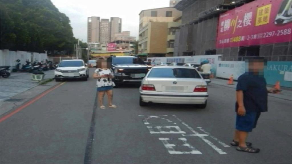 新車才剛牽２週！慘遭逆向車撞上　台中男子路中氣憤飆罵