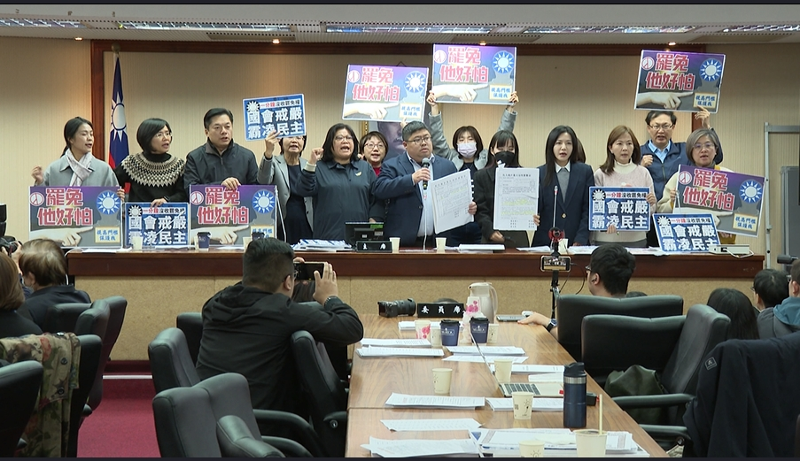 宣告延長開會跑去洗頭!徐欣瑩挨轟「搞失蹤」本人回:這幾天頭髮比較油
