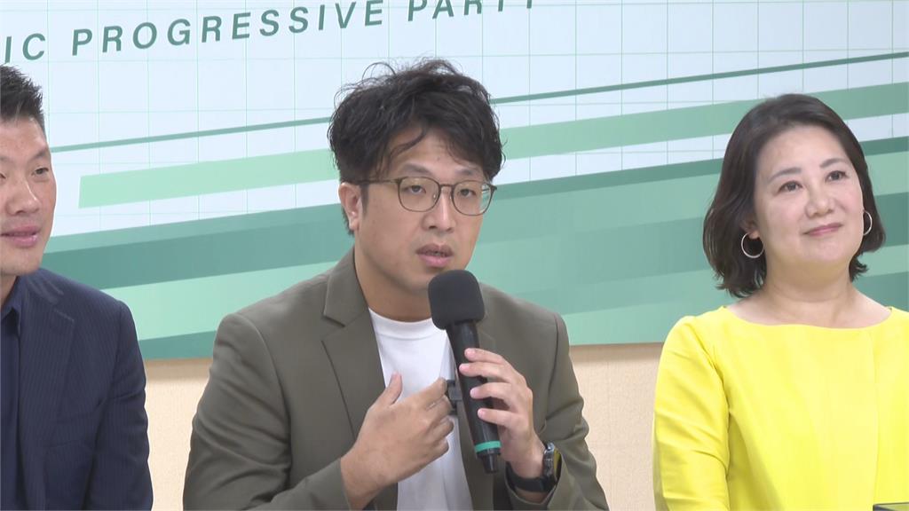 快新聞/沈伯洋姓名貼紙助攻?王世堅:知名度足夠不用這樣做