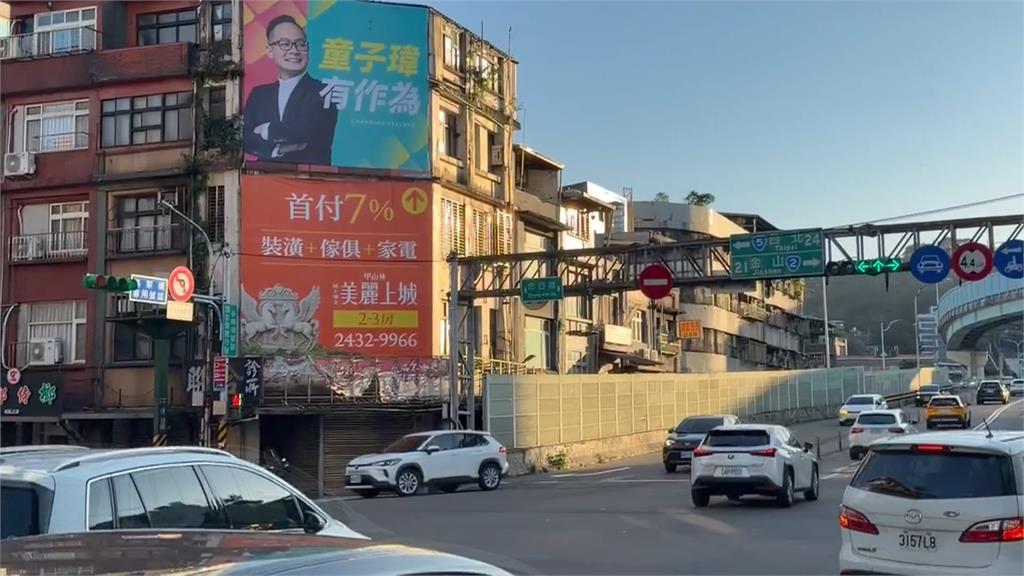 基隆選戰升溫！　童子瑋首站路口跟通勤族問安