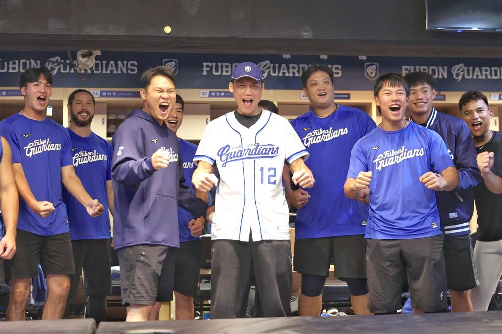 中職/台籃「GOAT」來了!「野獸」林志傑因雨無緣開球 談引退賽:希望別哭太慘