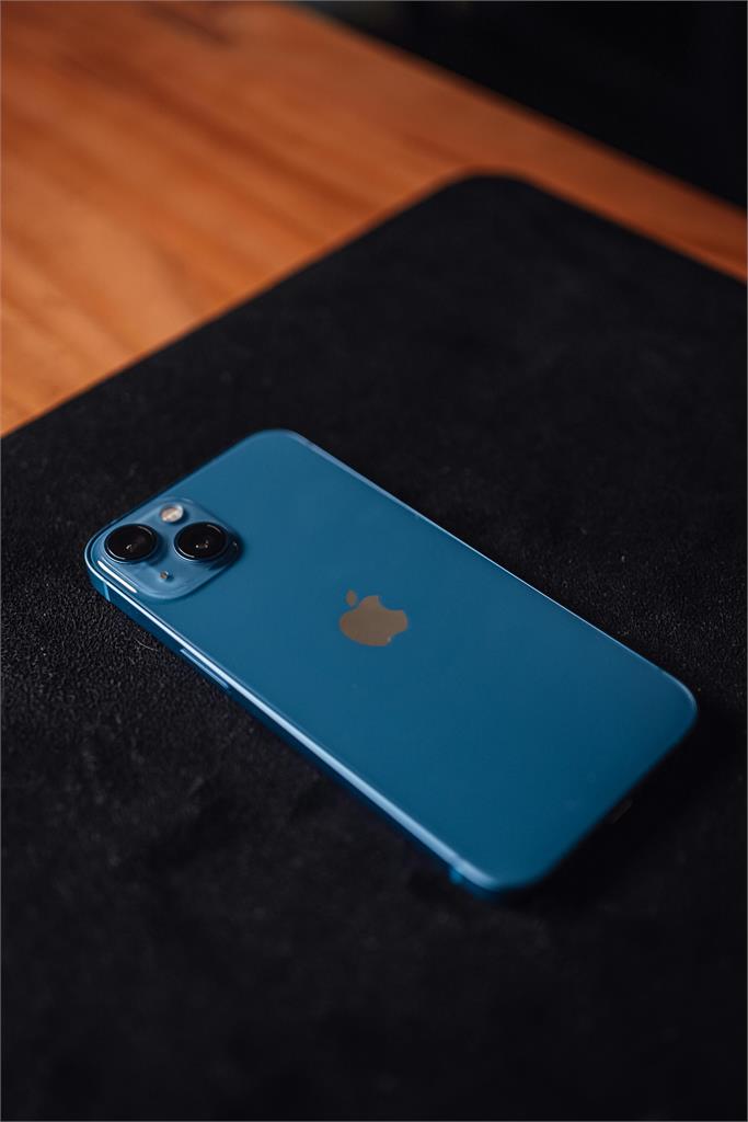 iPhone手機螢幕朝下放＝超省電？果粉必知超實用隱藏功能