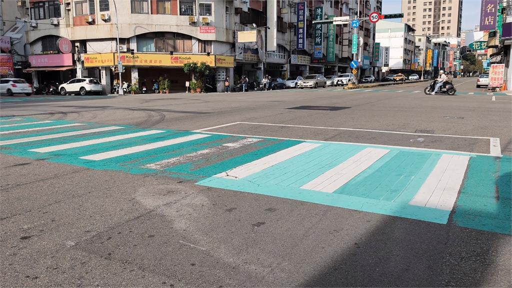 貨車未注意路況撞飛行人 台中72歲婦顱內出血、雙腿骨折