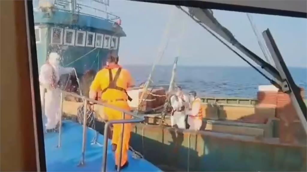 中漁船擅闖限制水域捕魚　新竹海巡登船攔查